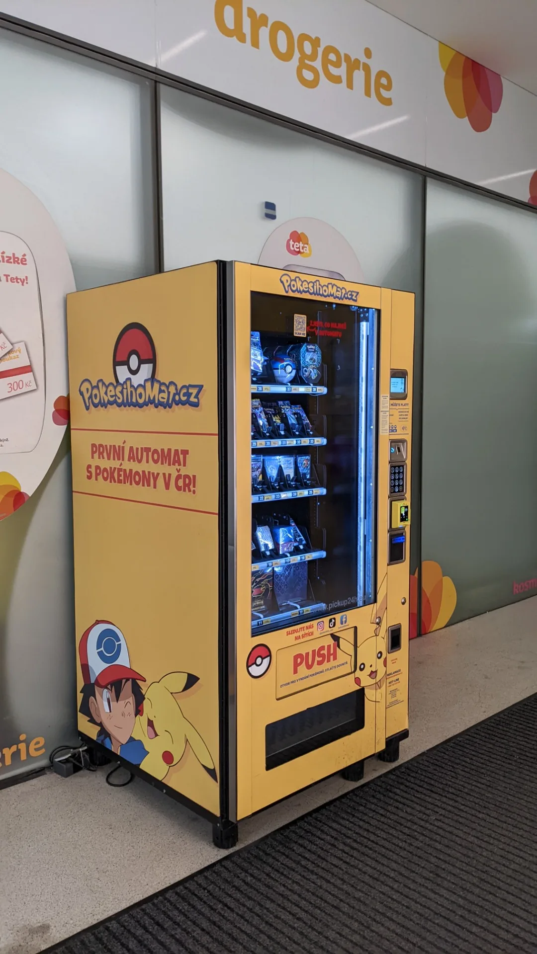 Žltý brandovaný vendingový automat Pokémon — PokesihoMat.cz